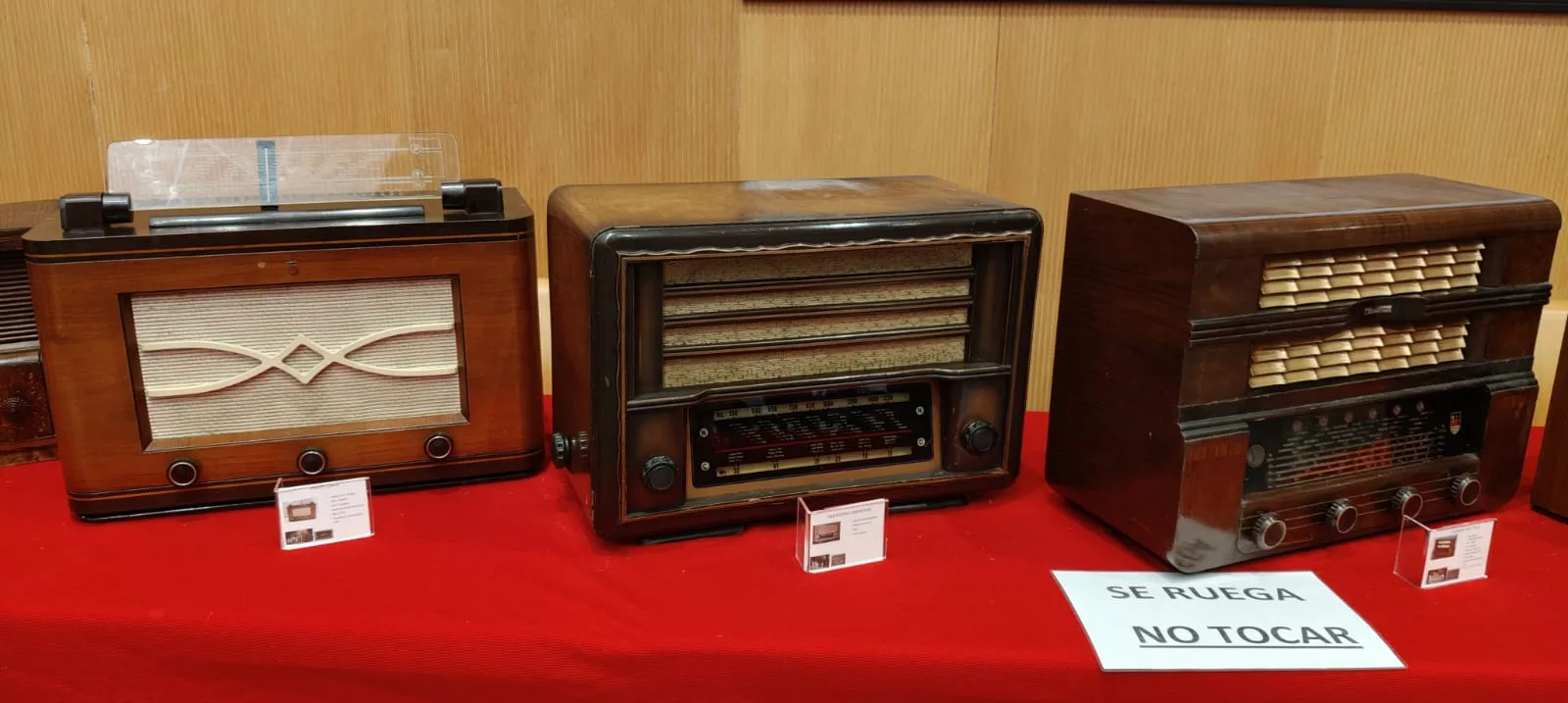 Visitamos la exposición de radios antiguas de Zaragoza