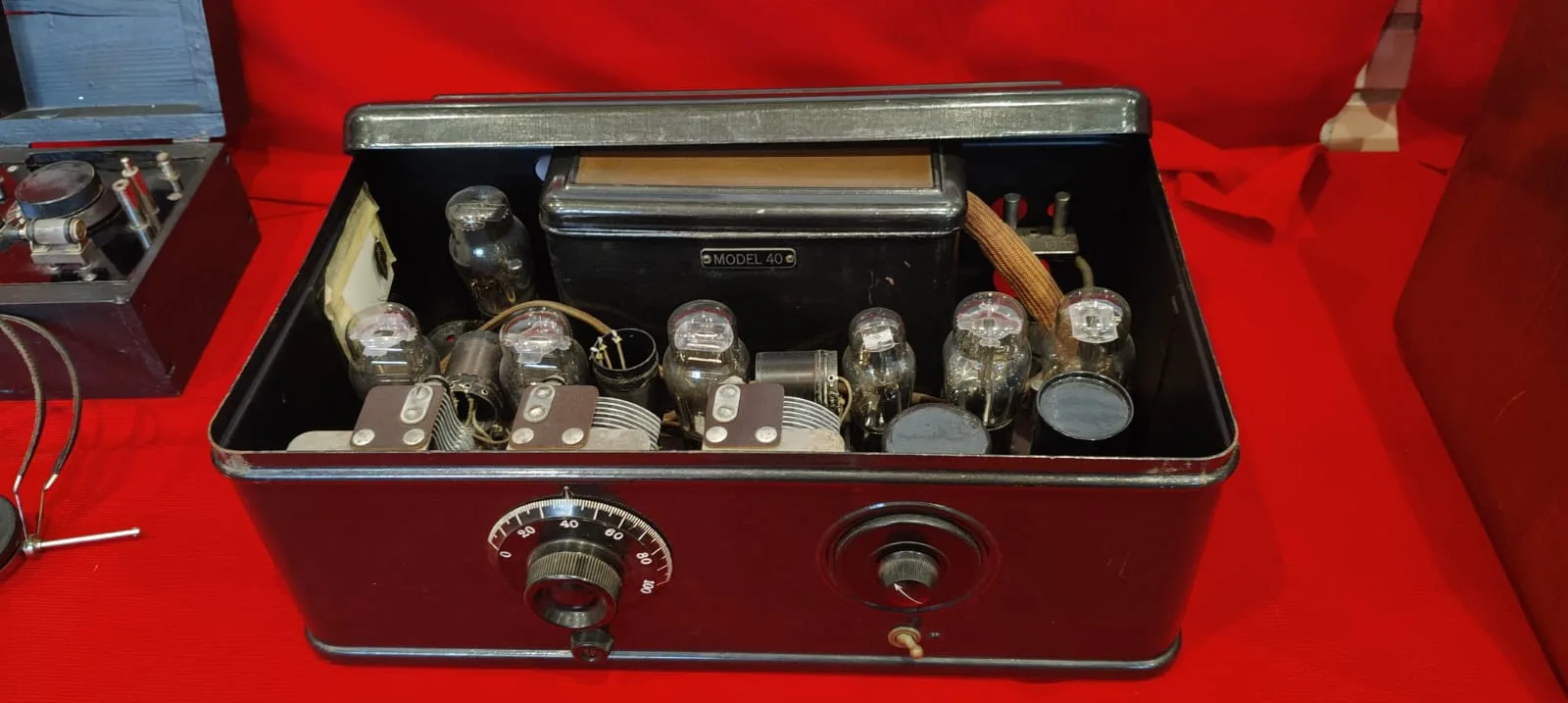 Visitamos la exposición de radios antiguas de Zaragoza