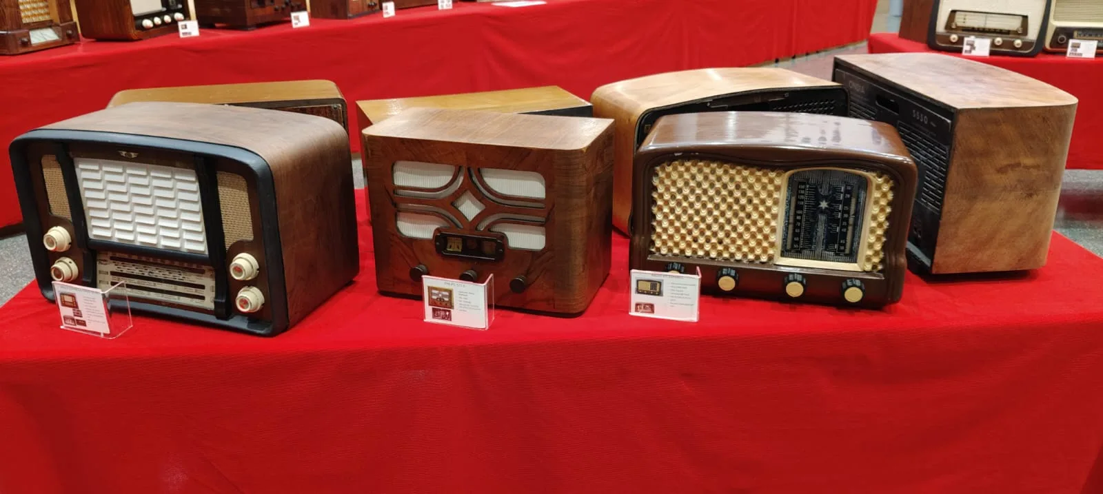 Visitamos la exposición de radios antiguas de Zaragoza