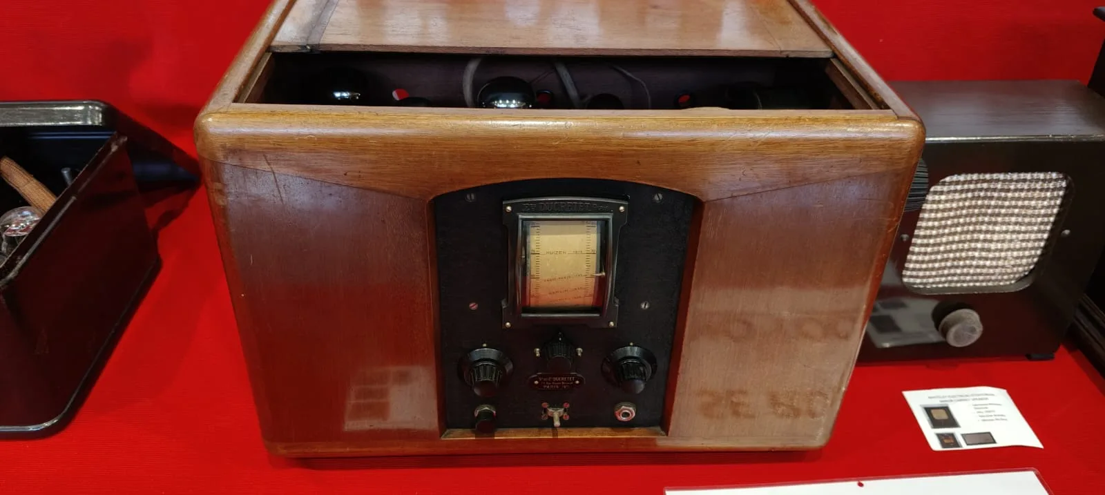 Visitamos la exposición de radios antiguas de Zaragoza