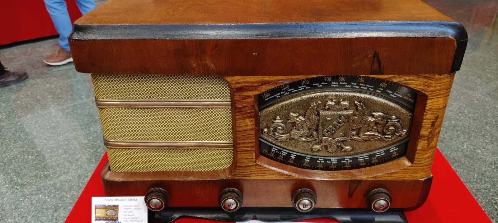 Visitamos la exposición de radios antiguas de Zaragoza